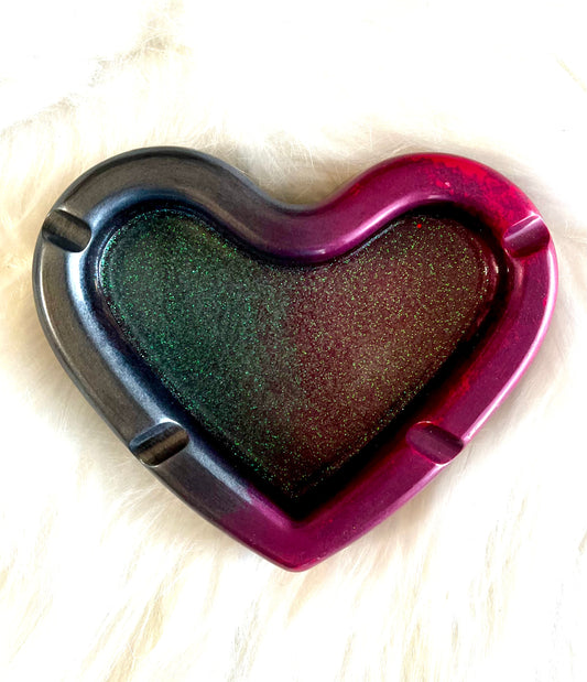 Dual color heart ashtray